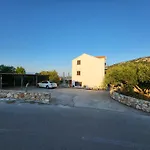 Apartments Pitve